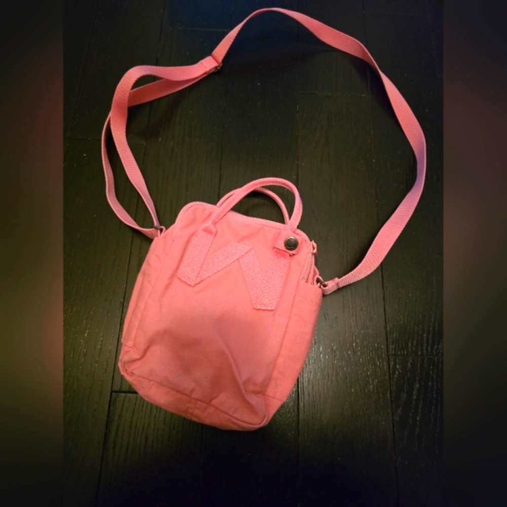 Kånken Pink Backpack - Picture 2 of 2